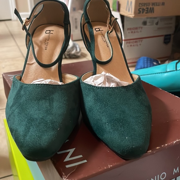 Faux suede strap 3 1/4” designer lady’s heels. - Picture 3 of 6